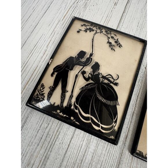 Vintage Pair of Victorian Convex Reverse Painted Bubble Glass Framed Silhouettes - Picture 3 of 14